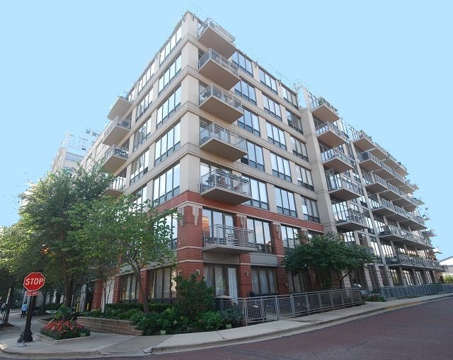 Roscoe Village condominiums